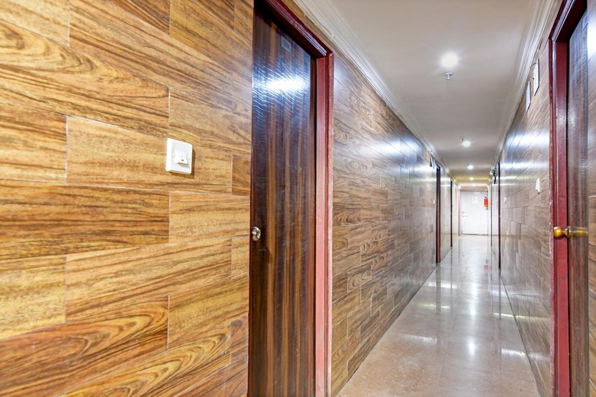 Brill Raj Palace Near City Centre 2 Колката Екстериор снимка
