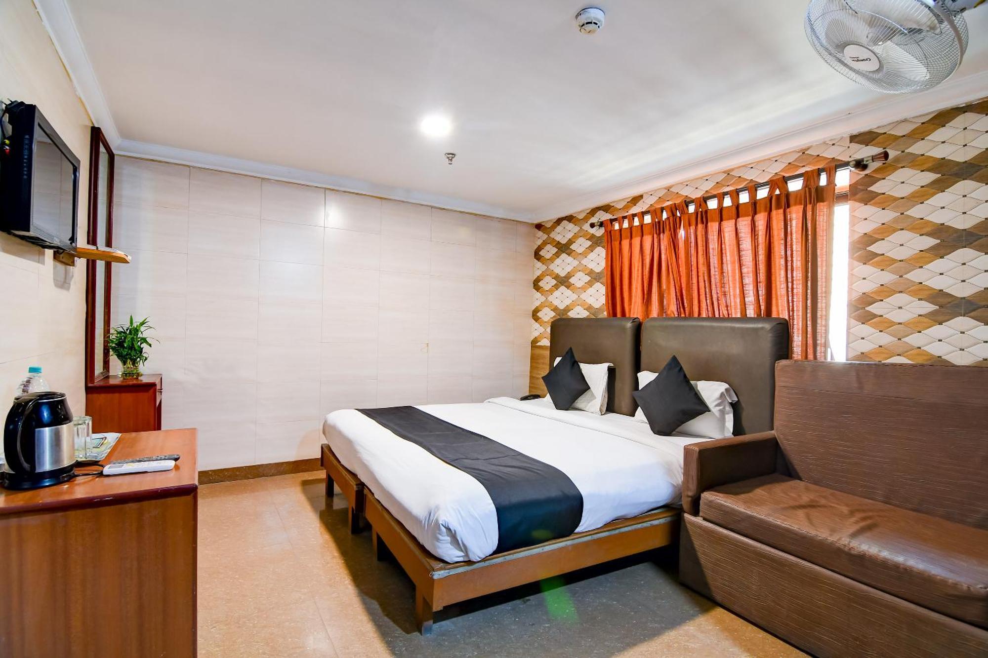 Brill Raj Palace Near City Centre 2 Колката Екстериор снимка