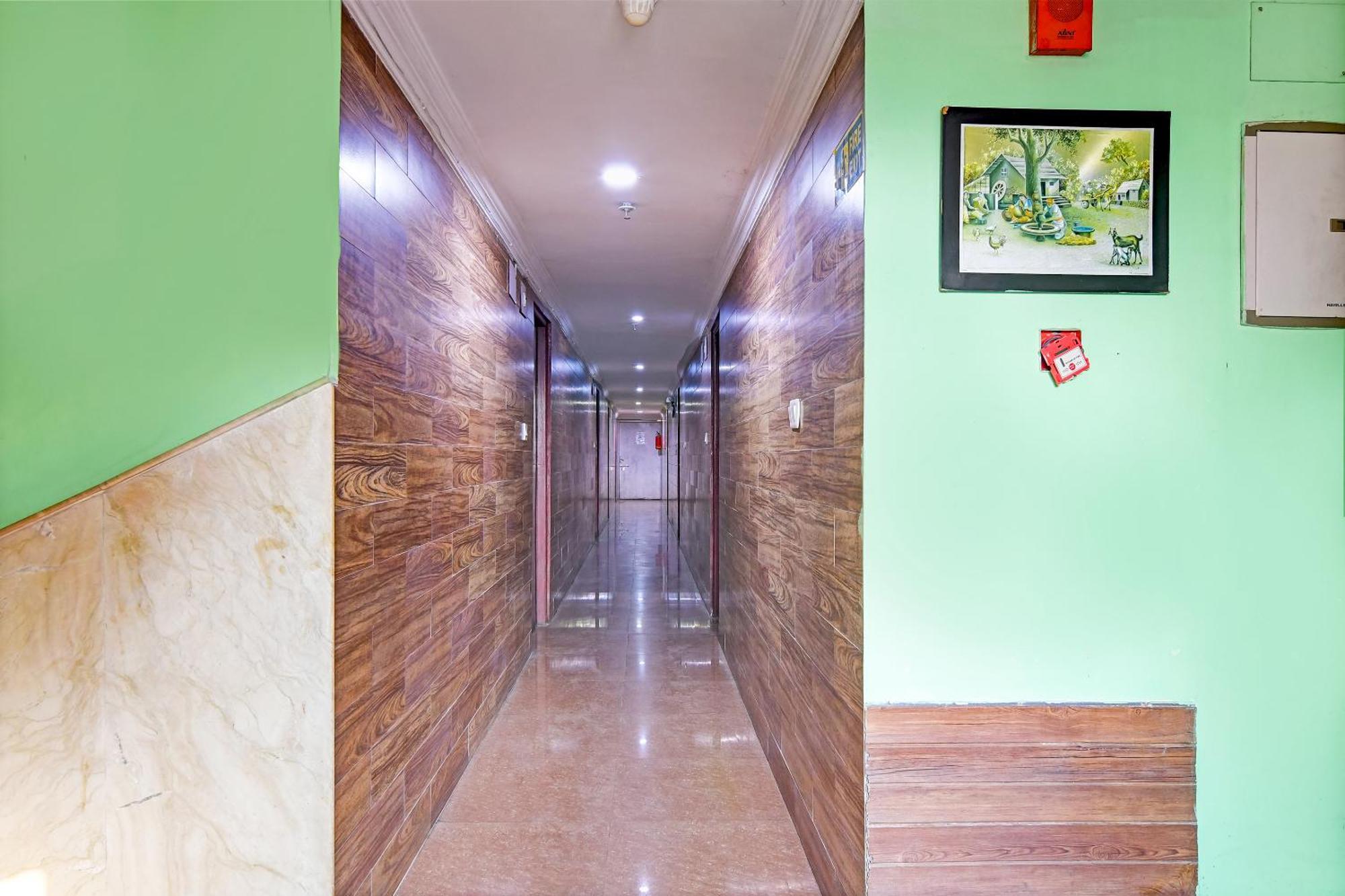 Brill Raj Palace Near City Centre 2 Колката Екстериор снимка