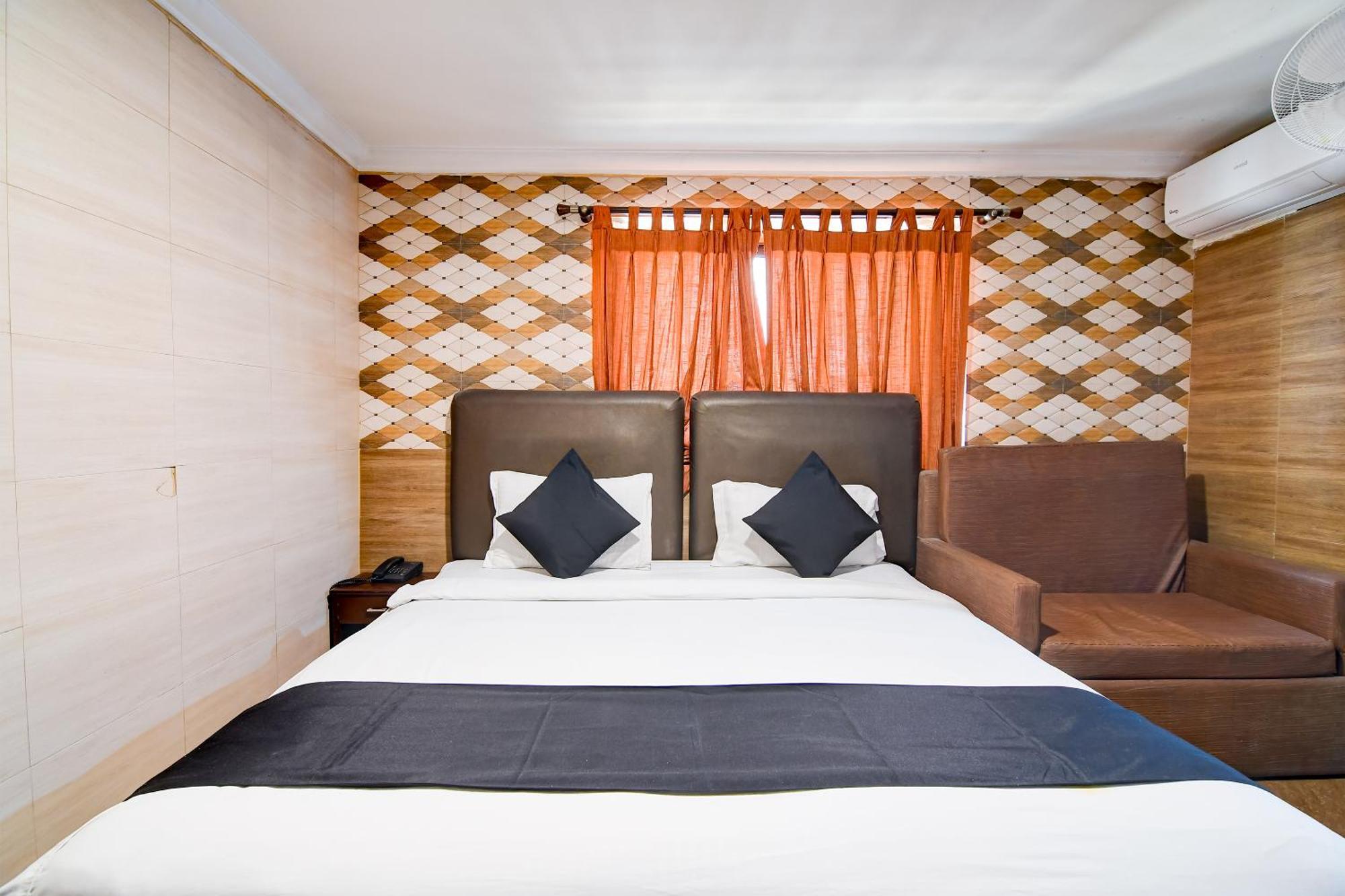 Brill Raj Palace Near City Centre 2 Колката Екстериор снимка
