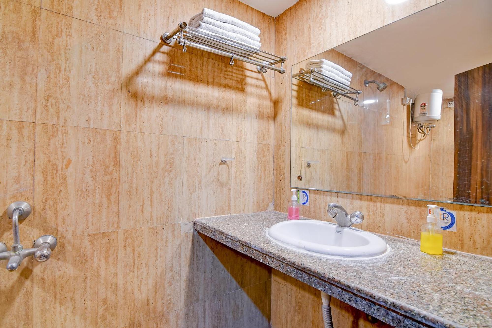Brill Raj Palace Near City Centre 2 Колката Екстериор снимка